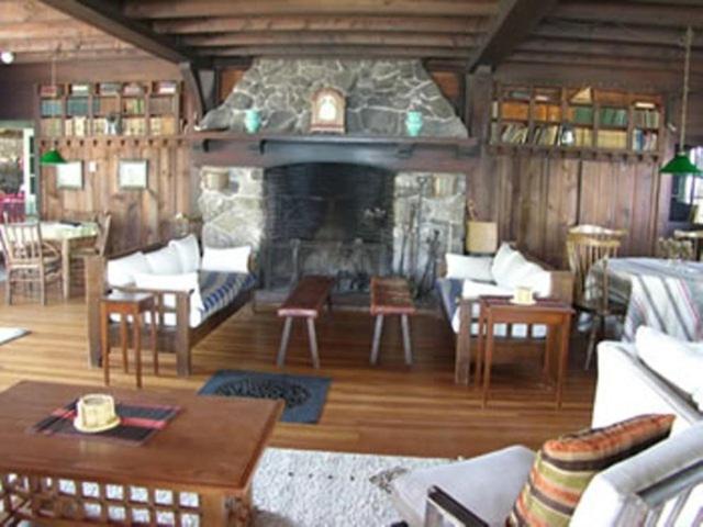 Oliver Lodge Meredith Exterior foto
