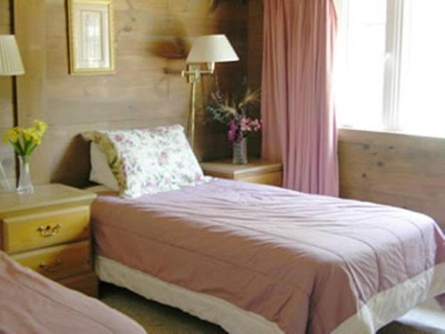 Oliver Lodge Meredith Habitación foto